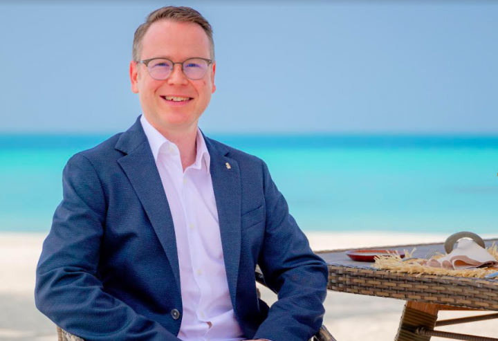 Mark AldridgeRitz-Carlton Maldives, Fari Islands
